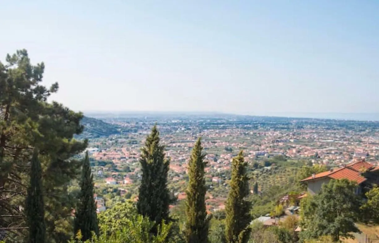 Casa Rosa In Collina location